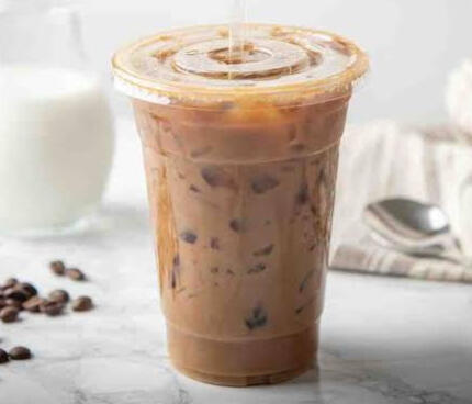 "Es Kopi Susu Gula Aren Kuy:" Promo Ramadhan beli satu gratis satu