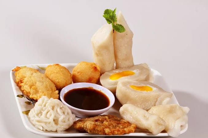 Pempek kapal selam komplit